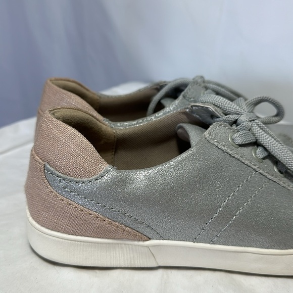 Naturalizer Textured Silver Leather Sneakers, 7.5M - Picture 6 of 7